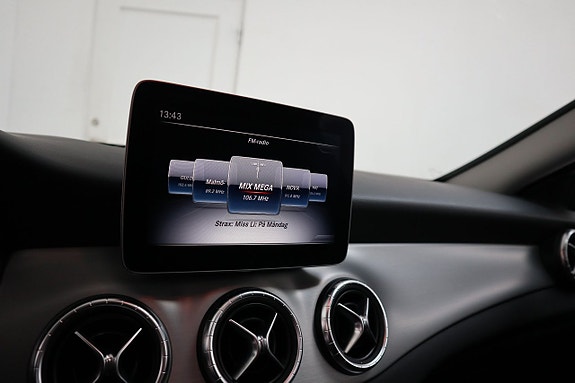 Mercedes-Benz CLA200 d 15 of 25