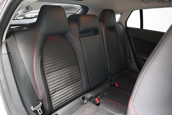 Mercedes-Benz CLA200 d 23 of 25