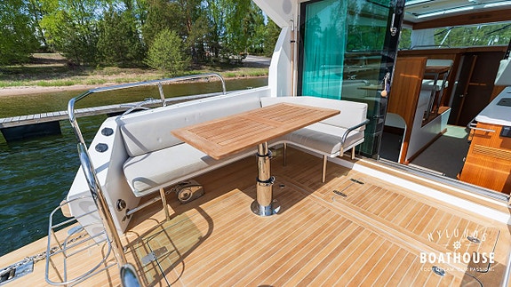 Delta 340 SW | 2x Volvo Penta D4-320 DPI 9 of 30