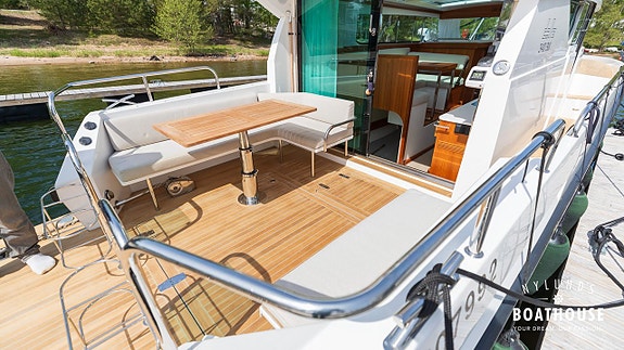 Delta 340 SW | 2x Volvo Penta D4-320 DPI 13 of 30
