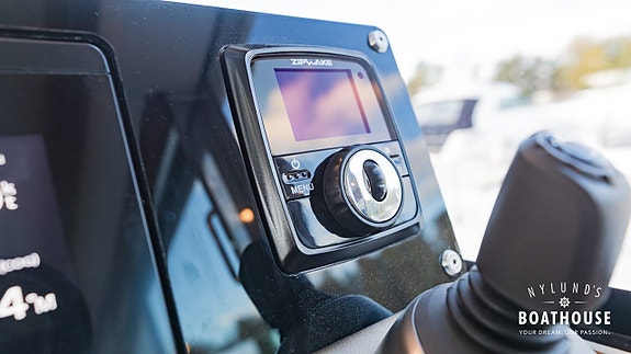 Delta 340 SW | 2x Volvo Penta D4-320 DPI 23 of 30