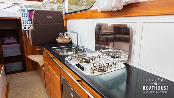 Delta 34 SW | 2x Volvo Penta D4-300 27 of 30