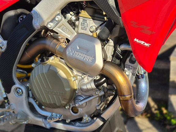 Ducati Desmo450 MX *IBC EDITION AKRAPOVIC* 9 of 10