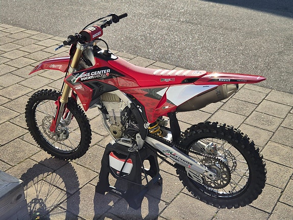 Ducati Desmo450 MX *IBC EDITION AKRAPOVIC* 6 of 10