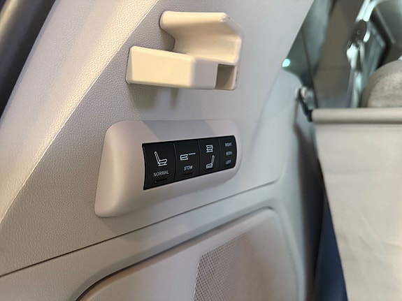 Chrysler Grand Voyager 21 of 22