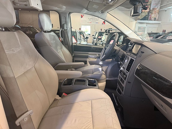 Chrysler Grand Voyager 13 of 22