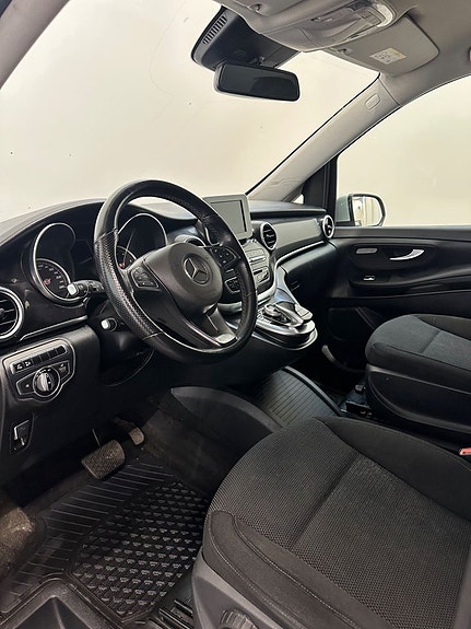 Mercedes-Benz V250 d 8 of 15