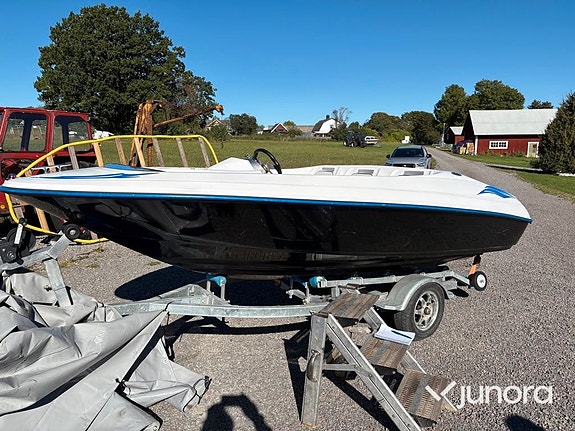 Motorbåt - Dubbel vattenjet