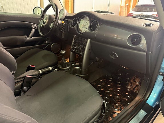 MINI Cooper 15 of 15