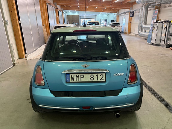 MINI Cooper 13 of 15