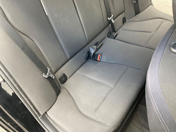 BMW 118d 12 of 21