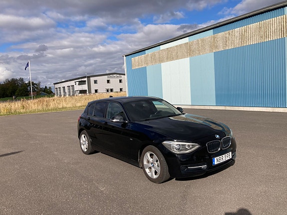 BMW 118d 3 of 5