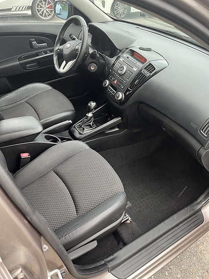 Kia Ceed 9 of 11