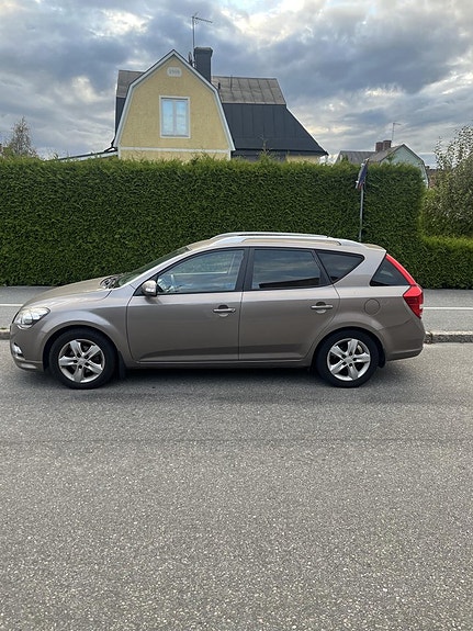 Kia Ceed 3 of 11