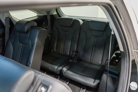 Kia Sorento 13 of 25