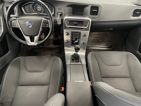 Volvo V60 7 of 12