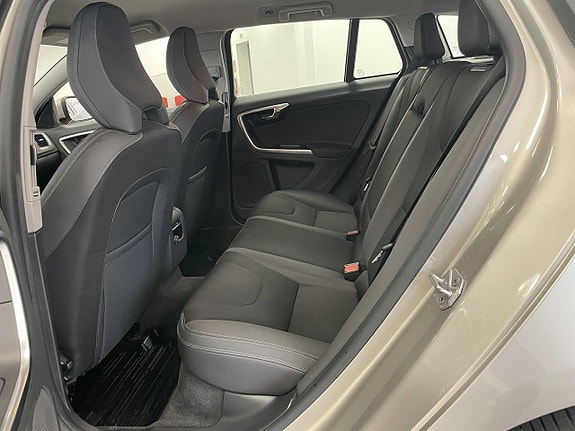 Volvo V60 6 of 12