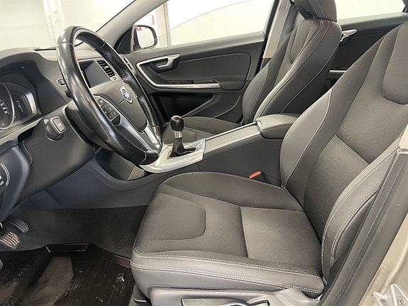 Volvo V60 8 of 12