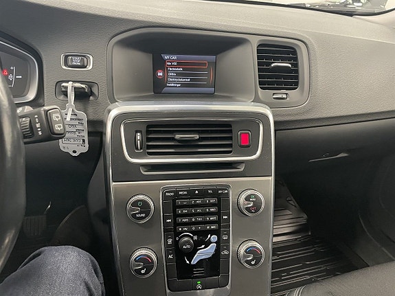 Volvo V60 10 of 12