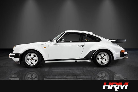 Porsche 911 Carrera 3 of 5