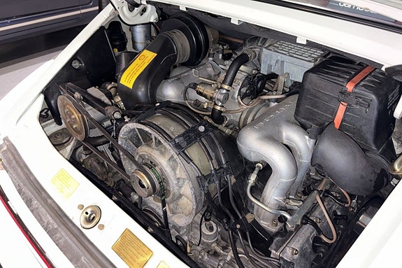 Porsche 911 Carrera 17 of 17