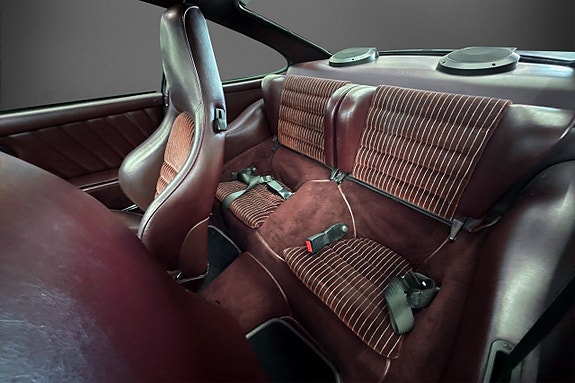 Porsche 911 Carrera 10 of 17