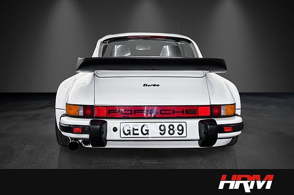 Porsche 911 Carrera 5 of 5