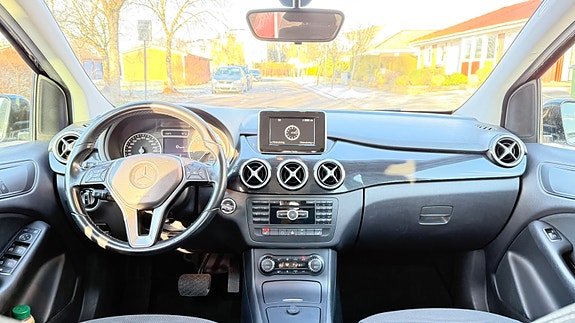 Mercedes-Benz B180 5 of 5