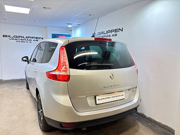 Renault Grand Scenic III 4 of 5