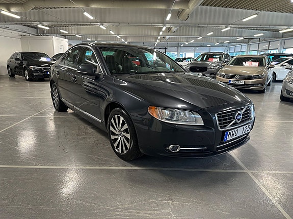 Volvo S80 2 of 16