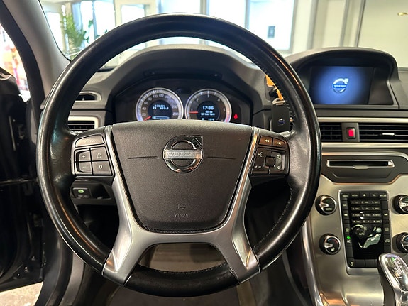 Volvo S80 11 of 16