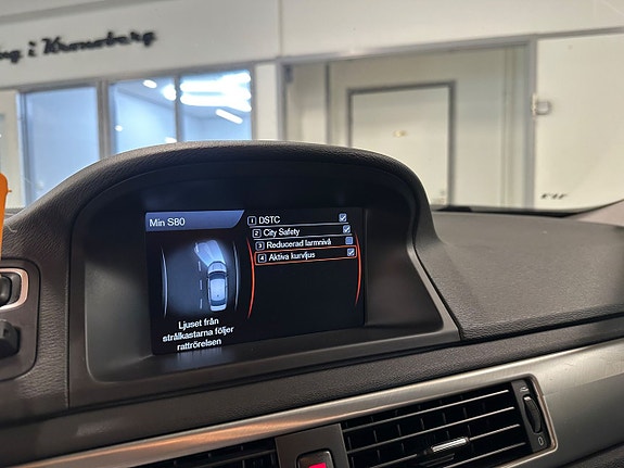 Volvo S80 15 of 16