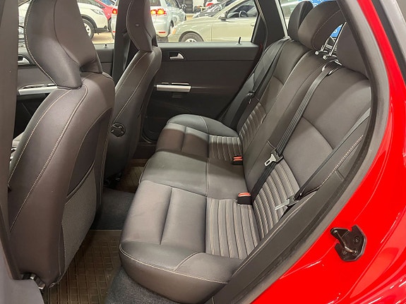 Volvo V50 9 of 16