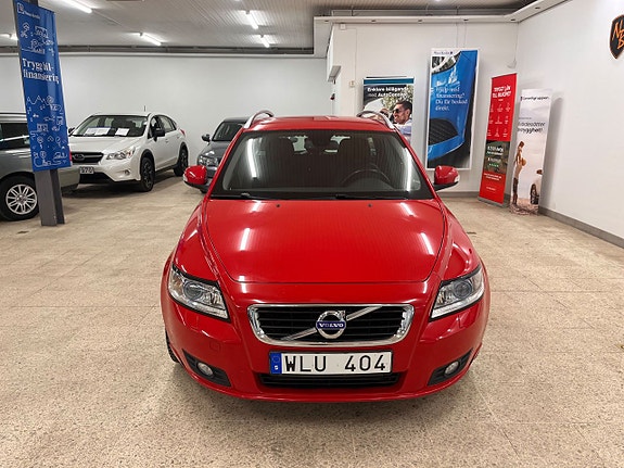 Volvo V50 2 of 16