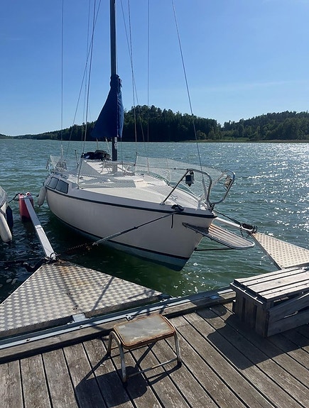 Maxi 77 bra motor och gps, nya dynor 11 of 11