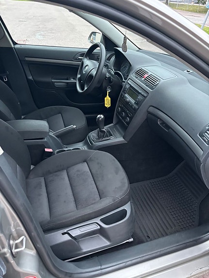 Skoda Octavia 11 of 27