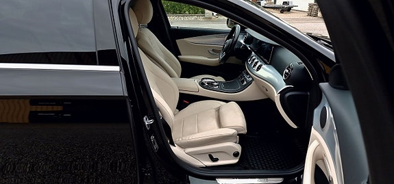 Mercedes-Benz E200 d 4 of 5