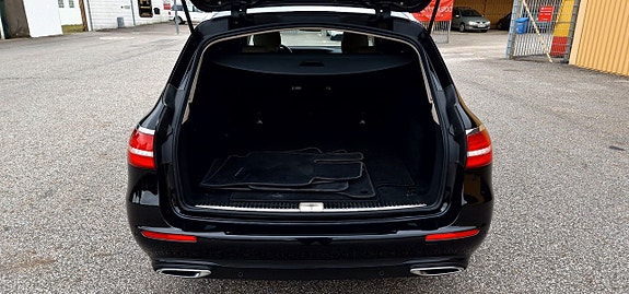 Mercedes-Benz E200 d 10 of 26