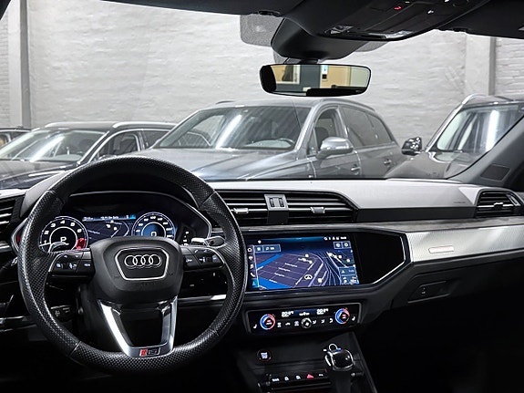 Audi RSQ3 13 of 21