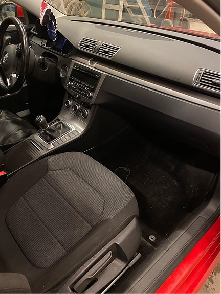 Volkswagen Passat 3 of 5