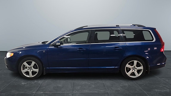 Volvo V70 2 of 9