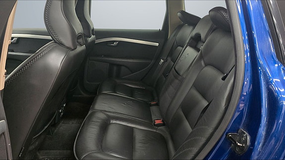Volvo V70 7 of 9