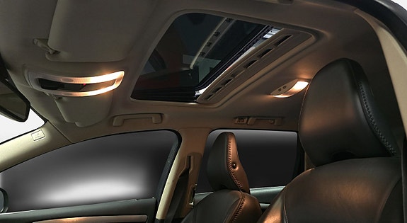 Volvo V70 3 of 9