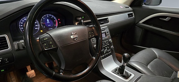 Volvo V70 5 of 9