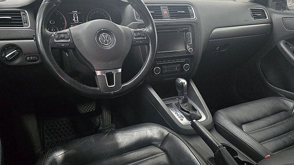 Volkswagen Jetta 5 of 5