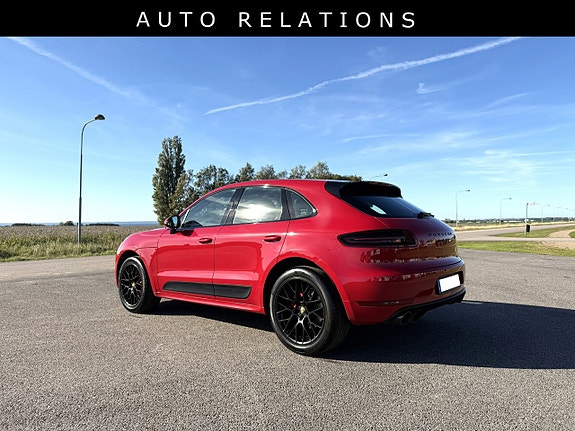 Porsche Macan GTS 2 of 4