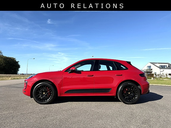 Porsche Macan GTS 3 of 4