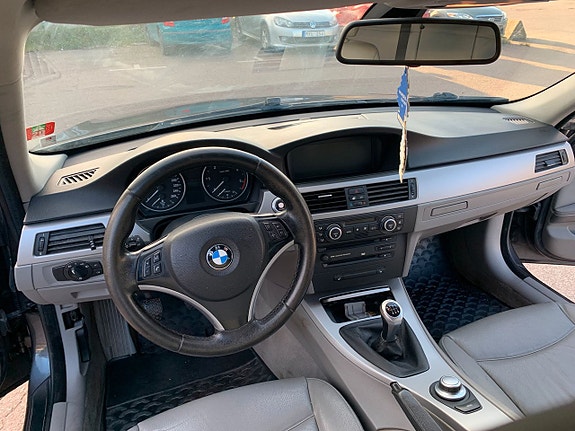 BMW 325d 11 of 13