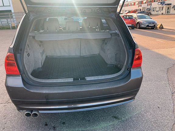 BMW 325d 9 of 13