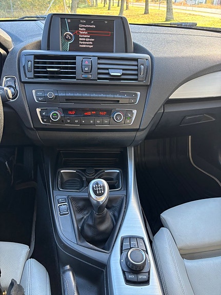 BMW 118d 17 of 22